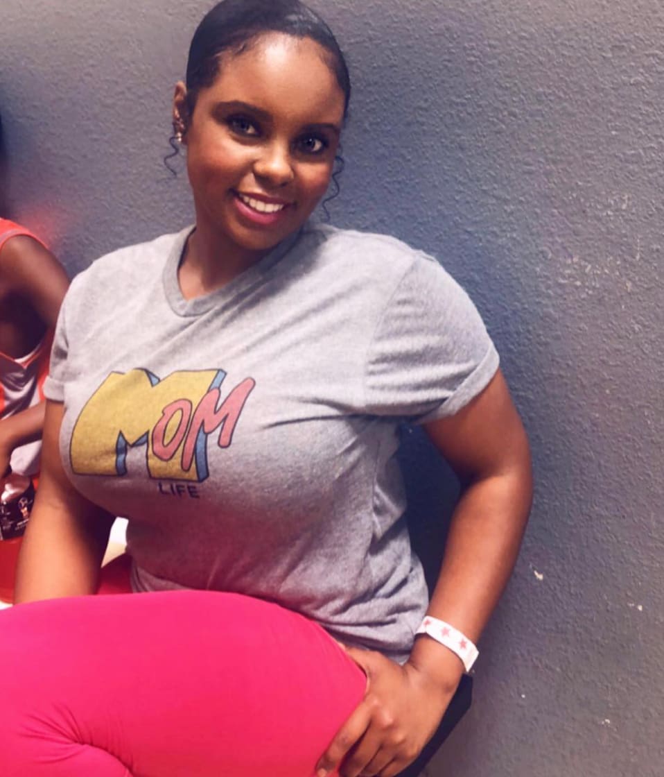 Momlife TV T-Shirt 80 s, 80s, 90 90s, active One Messy Bun